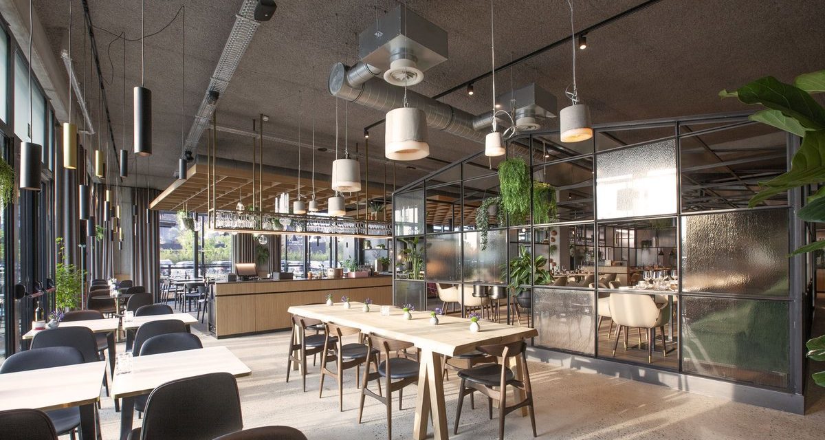 Aloft Bangkok reopens its outdoor dining venue: brews & ‘ques by Crave offering guests an array of delectable food and drinks while taking in the cityscape