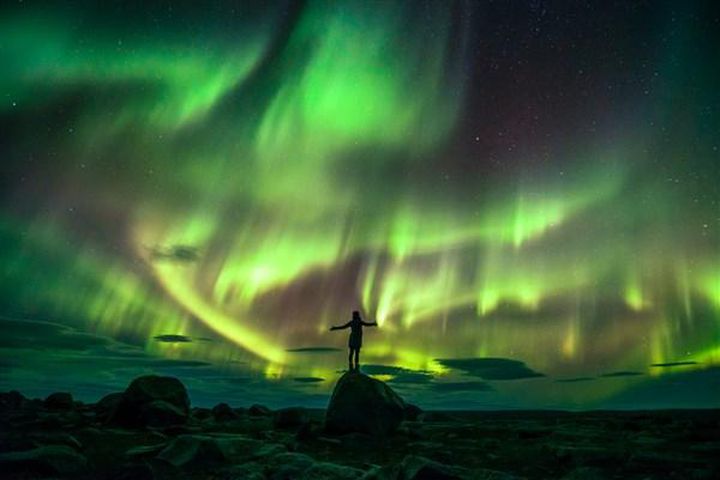 Ultra-Luxurious Kempinski Beachfront Oasis with Daily Breakfast, Daily Lunch or Dinner & Nightly Cocktails