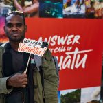 Vanuatu says Welkam Back - excited passenger