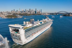 Pacific Encounter sailing down Sydney Habour