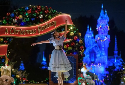 Disneyland Resort Rings in the Holiday Season with Returning Entertainment and Festive Traditions, Nov. 11, 2022-Jan. 8, 2023
