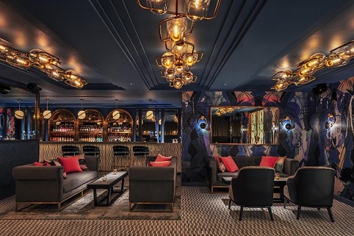 Best of Both Worlds: PARKROYAL on Beach Road embodies a balanced experience and welcomes business travellers to a place where possibilities and sheer indulgence awaits.