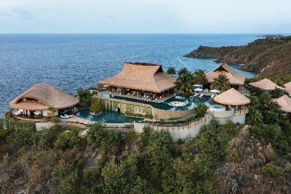 Moskito Island Debuts Spectacular New State-Of-The-Art Estate, The Village