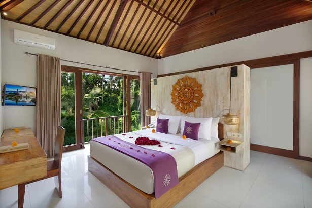 Stay at A Resort that Offers An Unforgettable Experience with Views of The Forest and Rice Fields