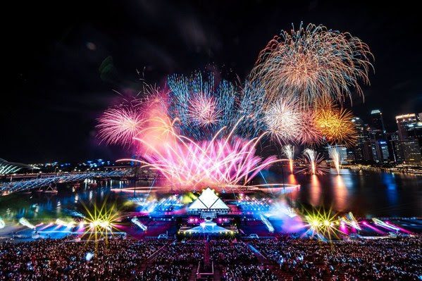 The Fireworks Musical Spectacular, Star Island, Returns To Singapore To Usher In The Next Year
