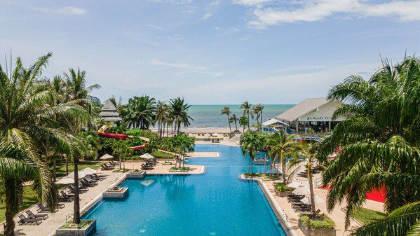 Experience Luxe Coastal Bliss: Radisson Hua Hin Resort & Spa Now Open