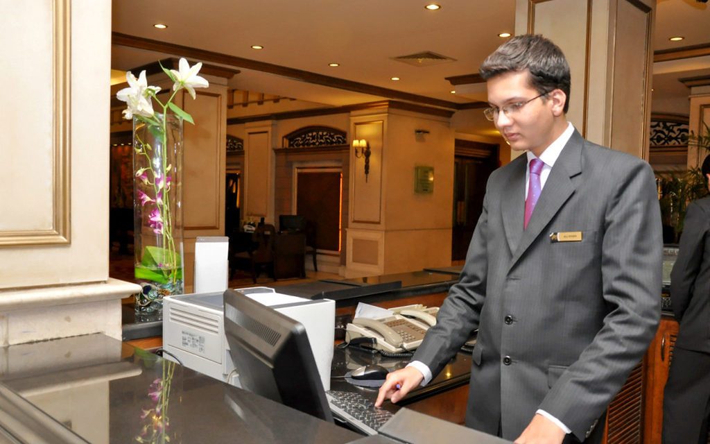 46% Luxury Hotel Execs Warn: Staff Crisis Threatens Lucrative Growth!