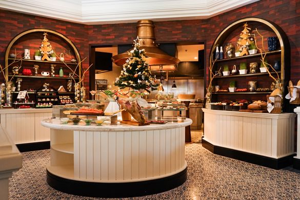 Unforgettable Festivities: Dive Into InterContinental Bliss!