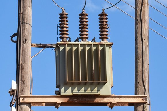 5 Key Differences Between a Step-Down and Isolated Transformer