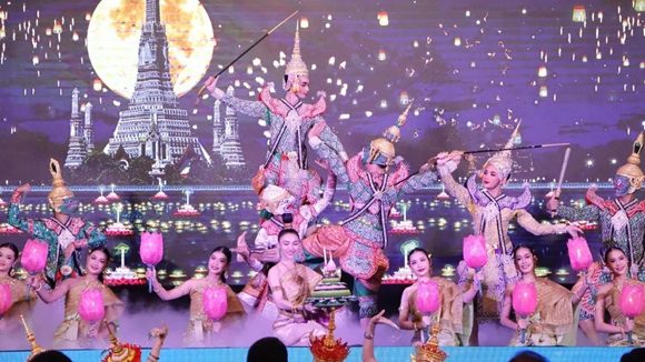 Thailand’s Winter Festival: A Spectacular Cultural Melting Pot!