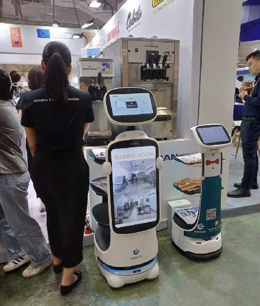 KEENON Robotics Reveals Revolutionary DINERBOT T10