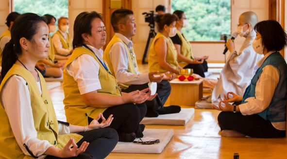 Heal Body & Soul: Meditation Retreats & Templestay