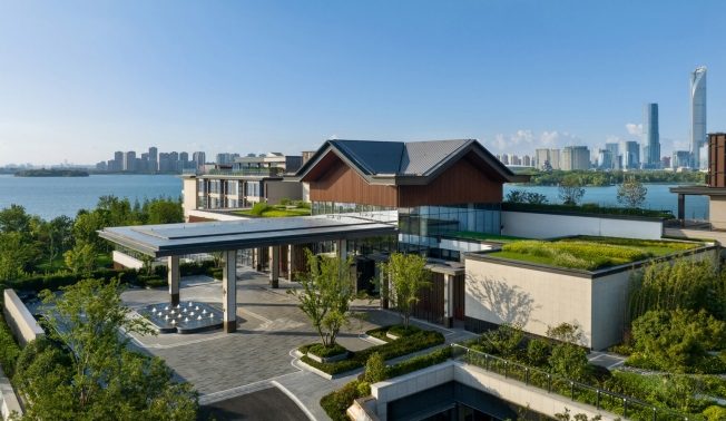 Four Seasons Suzhou: Your Island Oasis Awaits!