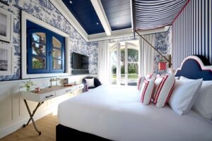 AREV Suite Room 12