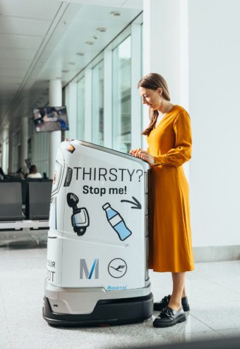 Robotic Refreshments: Futuristic Snacks at Munich Airport!