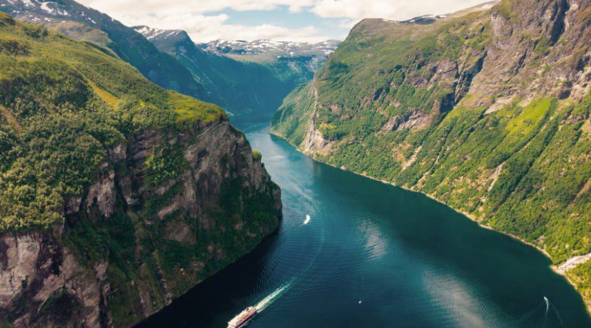 Save 10% on Hurtigruten Voyages with Generous On-Board Credit!