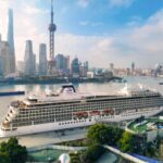 Yi Dun Docked Lujiazui Skyline Huangpu