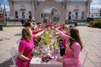 Longest Pink Soup Table: Digital Portal’s Culinary Triumph!