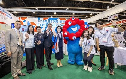 Hong Kong Book Fair Draws Nearly 1 Million Visitors!