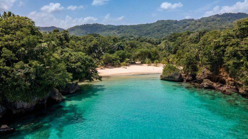 Dreaming of a White Christmas? Celebrate on Jamaica’s White Sands