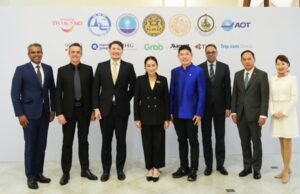 Grab's Group CEO and Co-Founder Anthony Tan, and Thailand Prime Minister Paetongtarn Shinawatra, alongside the new Tourism Taskforce.