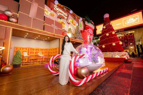 Harbour City Lights Up HK with Art & Candy This Christmas!