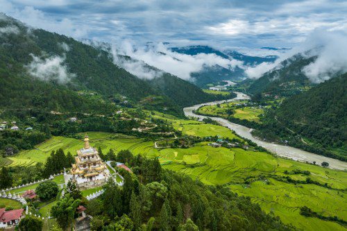 Explore Bhutan: Majestic Peaks & Sustainable Adventures