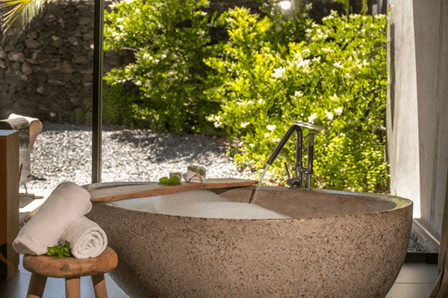 SB Winemaker’s House Launches Wellness Bathtub Menu