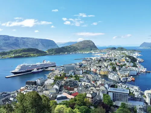 Holland America Line Sails into Wave Season with Offer Featuring Stateroom Upgrades, 50% Reduced Deposits, Reduced Kid’s Cruise 2