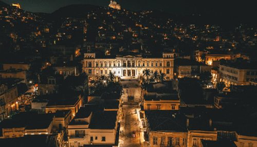 Experience Syros: A Vibrant Tapestry of Cultures!