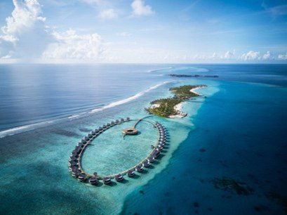 Oliver Eller Leads Ritz-Carlton Maldives as GM