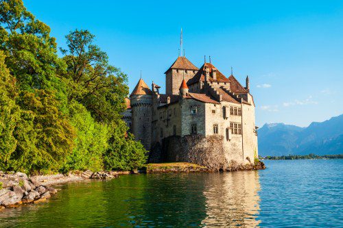 Explore Solo: Major Discounts for Singles with Globus!