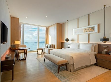 Conrad Xiamen Earns Prestigious Four-Star Award in Forbes 2025 Guide