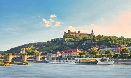 🚢 AmaWaterways & Smithsonian Partner for Exclusive Cruises!