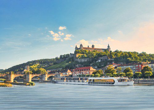 🚢 AmaWaterways & Smithsonian Partner for Exclusive Cruises!