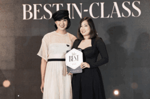 Collecting the “Best Heritage Hotel” award for Sofitel Legend Metropole Hanoi was Ly Dinh, Marketing Communications Manager