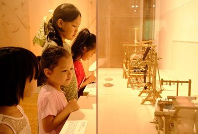 Silk Road Exhibition Debuts in Kazakhstan from China!