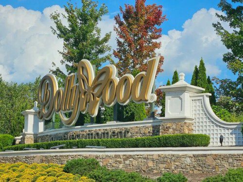 A popular tourist destination, Dollywood Park showcases the best of Tennessee.