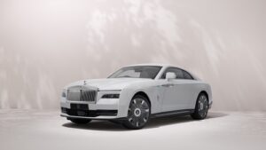 P90615373_highRes_rolls-royce-spectre-