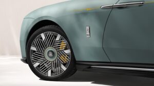P90615390_highRes_rolls-royce-spectre-