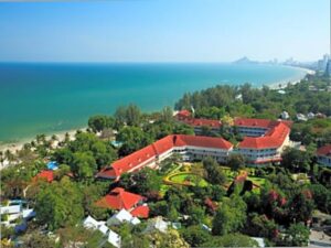 The historic colonial style ‘railway hotel’ the beautiful 5 star Centara Grand Beach Resort & Villas Hua Hin. A perennial favourite in Thailand