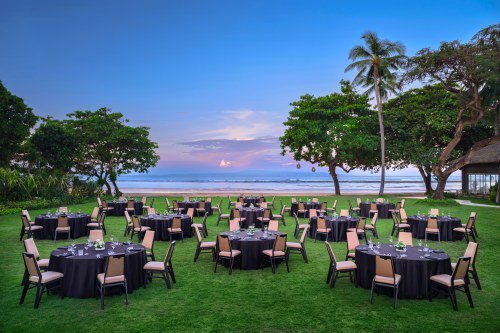 Heritage Beach Garden - Dinner Setup
