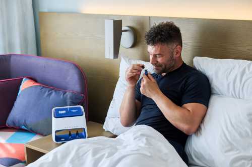 Say goodbye to blaring alarms and the dreaded snooze spiral – Holiday Inn Express by IHG has unveiled a world-first hotel experience designed to transform mornings, one mouth-watering scent at a time. Introducing the Holiday Inn Express Breakfast Alarm Clock: a clever new in-room device that helps to wake guests with the irresistible smell of breakfast.

As part of its ongoing mission to help guests sleep better, wake easier and never miss brekkie again, all Holiday Inn Express hotels across Australia and New Zealand, as well as participating hotels in Singapore, Thailand and Japan will now offer guests the chance to trial the exclusive in-room scent experience. The aptly named Breakfast Alarm Clock showcases one of the brand’s most loved and valuable hallmarks – free hot breakfast, anywhere, always – turning it from a promise into an unforgettable start to the day.

Guests who trial the Breakfast Alarm Clock can choose their preferred wake-up aroma and will be gently roused each morning by a diffuser-style scent alarm – no jarring beeps or blaring tunes, just the delicious smell of their favourite brekkie wafting through the room.

The concept was inspired by new research commissioned by Holiday Inn Express, that found 60% of Australians say a pleasant smell helps, or would help, them feel better when they wake up, especially while travelling. When asked which scents would lift their morning mood, Aussies named coffee or tea (60%), bacon and eggs (43%), and baked-goods (42%). These top picks have now been bottled into three deliciously familiar wake-up scents available with the Breakfast Alarm Clock: Coffee, Bacon and Blueberry Muffin.

Dean Jones, Vice President of Commercial, East Asia & Pacific, IHG Hotels & Resorts, says “the experience was designed to help guests reclaim their mornings – especially given that 1 in 3 Aussies find it harder to wake up on time while travelling, with 15% admitting they’ve skipped breakfast because they’ve overslept.

“Holiday Inn Express is about offering guests more of what matters, so we wanted to take this to new heights with something that we know guests will never forget. Waking up and maintaining a routine while travelling can be harder than it sounds, which is something the research underscored for us. But we also know the power of scent: that first whiff of coffee or sizzling bacon can work wonders – especially when it’s free,” said Jones.

The Breakfast Alarm Clock experience is also rolling out at selected hotels in Singapore, Thailand and in Osaka, Japan. For a burst of local flavour, guests in Singapore and Thailand will be woken with a buffet of coffee, mango and blueberry muffin scents to choose from, while guests in Japan will have the choice of coffee, nashi pear and blueberry muffin. These scents have been inspired by local research that also found fresh fruit and pastry were among the top three favourite buffet items in the region.

The experience adds to the brand’s commitment of delivering a sensational sleep experience, including everything from the choice of soft and firm pillows to black out blinds, power showers and bedside charging ports so guests are sure to receive an Express Recharge, every stay.

The Breakfast Alarm Clock experience is available for a limited time from October and guests can book their stay, choose their wake-up scent, and experience mornings like never before at:
hiexpress.com/freebreakfast