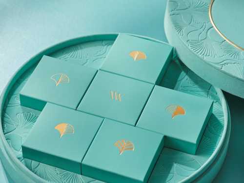 Hilton Shines with Mid-Autumn Mooncake Packages