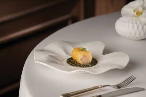 JW Marriott Hotel Hong Kong - Man Ho - Deep-Fried Fish Maw Stuffed with Shrimp Mousse