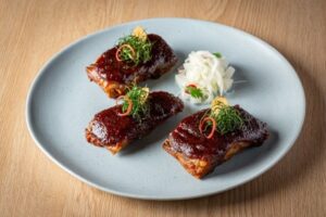 Khum Hom New Menu_KRADOOK MHOO OB SAUCE PAD PRIK KHING