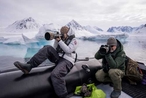 Photo-Tour-guests-big-lenses-Svalbard-David-Gonzalez-Secret-Atlas