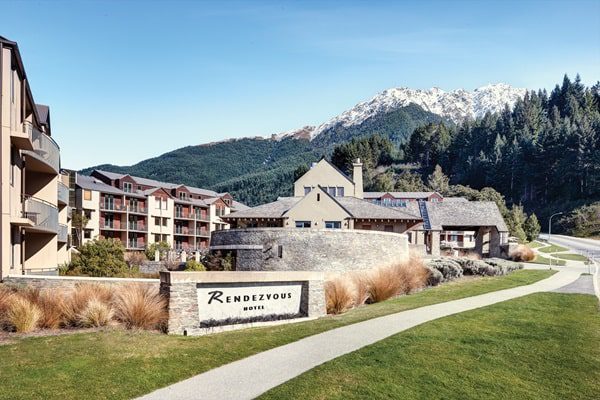 Escape to Queenstown’s Luxe Lakeside Haven