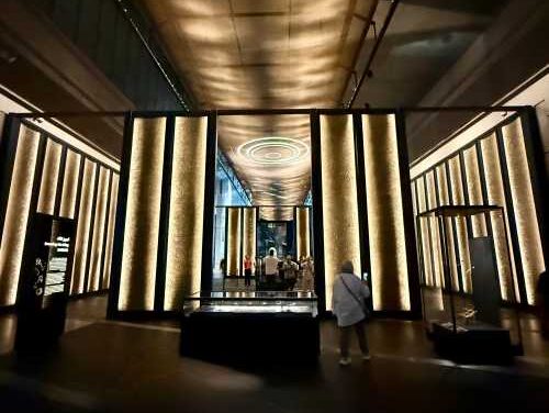 Bunnik Tours Guests Get Rare First Look at Tutankhamun