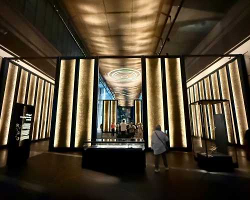 Bunnik Tours Guests Get Rare First Look at Tutankhamun